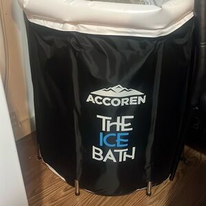 Inflatable and portable ice bath